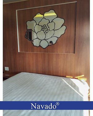Gương trang trí phòng ngủ Hoa Hồng