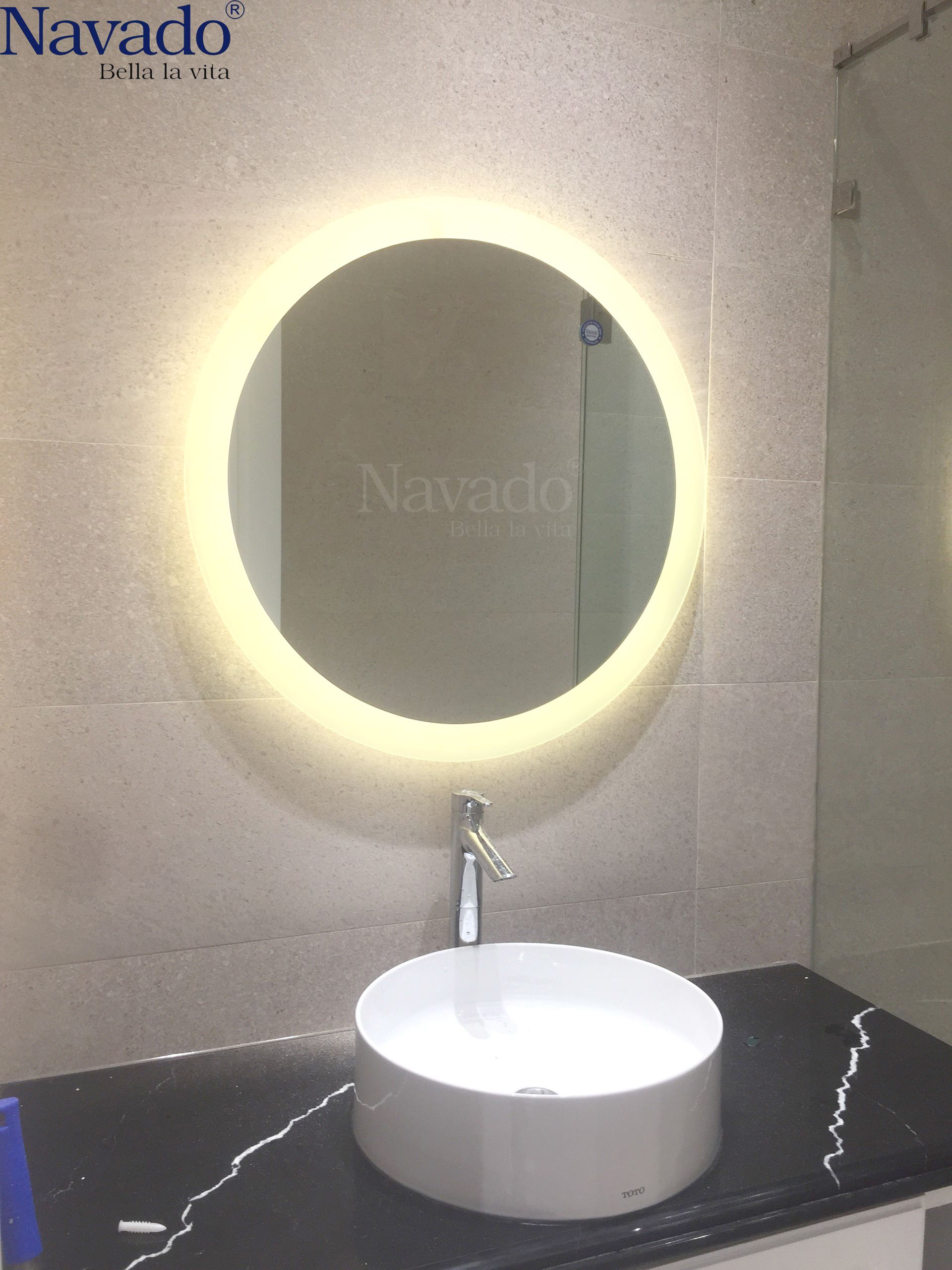 Gương phòng tắm của chúng tôi không chỉ là một vật dụng cần thiết mà còn là một phụ kiện trang trí đẹp mắt. Hãy tìm hiểu và chọn cho mình một chiếc gương phòng tắm đẹp nhất tại cửa hàng của chúng tôi.