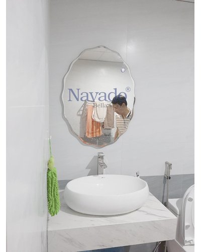 Gương phòng tắm viền sóng lượn 5070