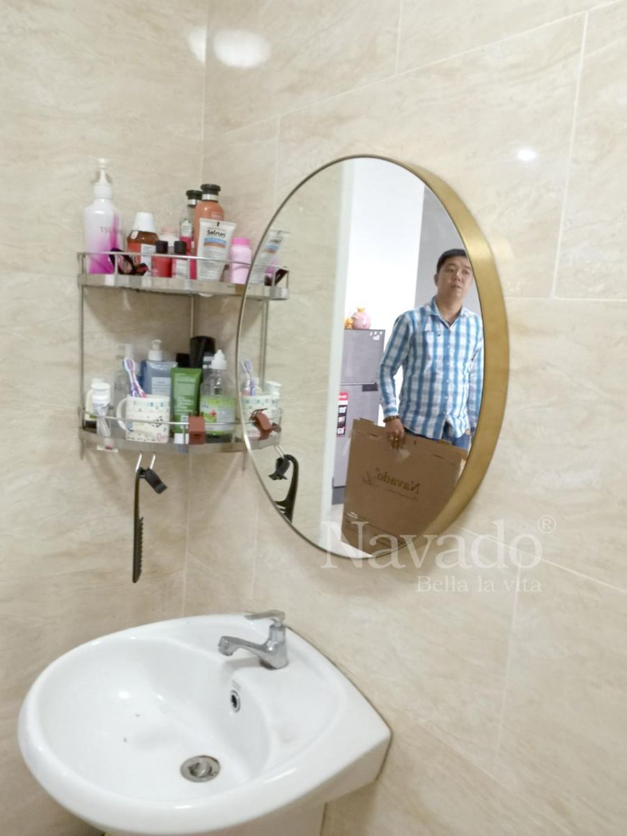 Gia công gương khung tròn inox cao cấp phòng tắm